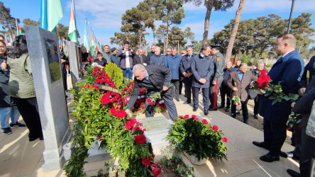 Vətən Müharibəsi Qəhrəmanı, şəhid Azad Hümbətovun məzarı ziyarət edilib