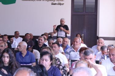 Nizami Rayon İcra Hakimiyyətinin başçısı Coşqun Cəbrayılov rayon sakinləri ilə növbəti səyyar qəbullar keçirib