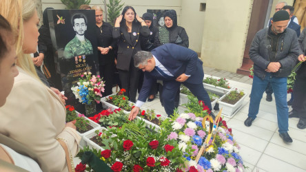 Vətən müharibəsi şəhidi Nicat Əhmədovun doğum günündə məzarı ziyarət olunub