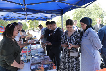 IV Bilik Kitab Sərgisi sakinlərin marağına səbəb olub