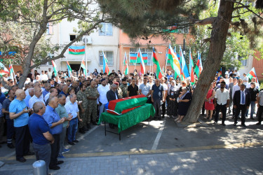 Birinci Qarabağ müharibəsində şəhid olmuş hərbi qulluqçu Abbasov Məhərrəm Abbas oğlu Nizami rayonunun Keşlə Şəhidlər Xiyabanında torpağa tapşırılıb