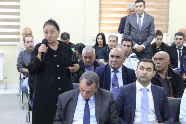Nizami Rayon İcra Hakimiyyətinin başçısı Coşqun Cəbrayılov növbəti səyyar qəbulda rayon sakinləri ilə görüşüb