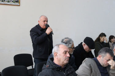Nizami Rayon İcra Hakimiyyətinin başçısı Coşqun Cəbrayılov rayon sakinləri ilə növbəti səyyar qəbul keçirib