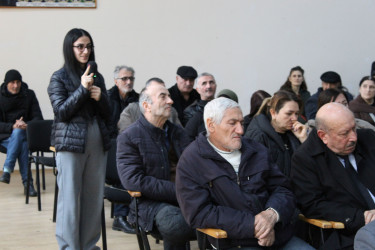 Nizami Rayon İcra Hakimiyyətinin başçısı Coşqun Cəbrayılov rayon sakinləri ilə növbəti səyyar qəbul keçirib