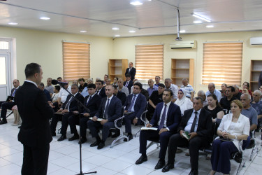 Nizami Rayon İcra Hakimiyyətinin başçısı Coşqun Cəbrayılov rayon sakinləri ilə növbəti səyyar qəbul keçirib