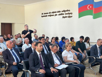 Nizami Rayon İcra Hakimiyyətinin başçısı sakinlərlə növbəti səyyar qəbul keçirib