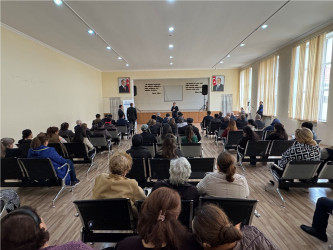 Nizami Rayon İcra Hakimiyyətinin başçısı rayon sakinləri ilə növbəti səyyar qəbul keçirib