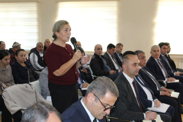 Nizami Rayon İcra Hakimiyyətinin başçısı rayon sakinləri ilə növbəti səyyar qəbul keçirib