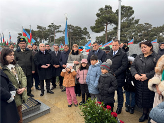 Vətən müharibəsi şəhidi mayor İlkin Rzayevin ildönümündə məzarı ziyarət edilib