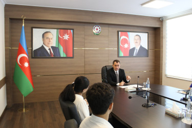 Nizami Rayon İcra Hakimiyyətinin başçısı beynəlxalq olimpiada qalibi olan rayon gəncləri ilə görüşüb