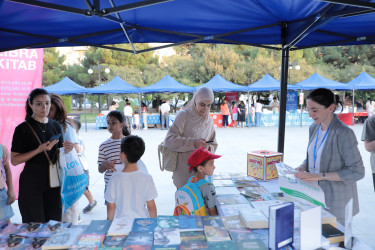 IV Bilik Kitab Sərgisi sakinlərin marağına səbəb olub