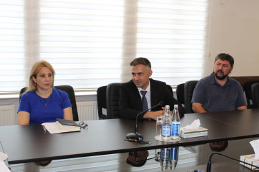 Nizami Rayon İcra Hakimiyyətinin başçısı beynəlxalq olimpiada qalibi olan rayon gəncləri ilə görüşüb