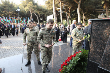 8 Noyabr – Şanlı Zəfər qələbəsinin 5-ci ildönümünü ilə əlaqədar “Nizami Rayon Vətən Müharibəsi Şəhidləri” Memorial Kompleksini ziyarət edilib