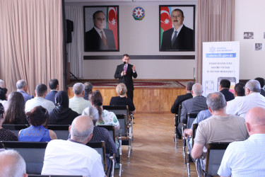 Nizami Rayon İcra Hakimiyyətinin başçısı Coşqun Cəbrayılov rayon sakinləri ilə növbəti səyyar qəbullar keçirib