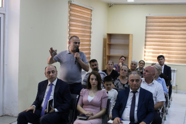 Nizami Rayon İcra Hakimiyyətinin başçısı Coşqun Cəbrayılov rayon sakinləri ilə növbəti səyyar qəbul keçirib