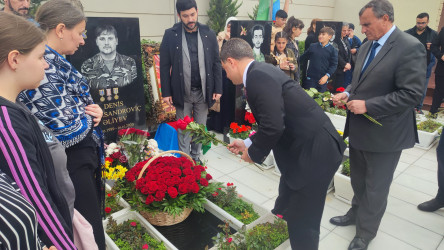 Vətən müharibəsi şəhidləri Hüseyn Fərhad oğlu Muradov və Əliyev Denis Aleksandroviçin xatirələri anılıb