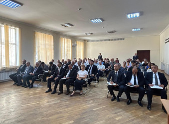 Nizami Rayon İcra Hakimiyyətinin başçısı sakinlərlə növbəti səyyar qəbul keçirib