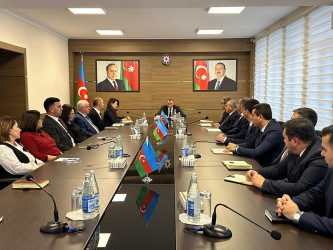 Nizami Rayon İcra Hakmiyyətində etik davranış qaydalarına həsr olunan dəyirmi masa təşkil edilib