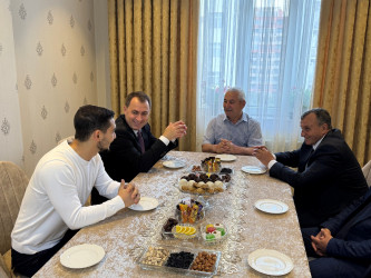 Vətən müharibəsi şəhidi Elsevər Əhədzadənin ailəsi ziyarət edilib