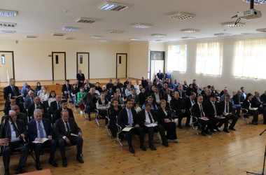Rayon İcra Hakimiyyətinin başçısı Coşqun Cəbrayılov rayon sakinləri ilə növbəti səyyar qəbul keçirib