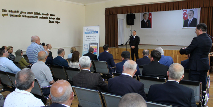 Nizami Rayon İcra Hakimiyyətinin başçısı Coşqun Cəbrayılov sakinlərlə növbəti səyyar qəbul keçirib