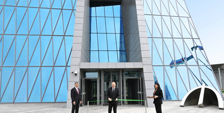 Azərbaycan Respublikasının Prezidenti cənab  İlham Əliyev Mərkəzi Bankın yeni binasının açılışında iştirak edib