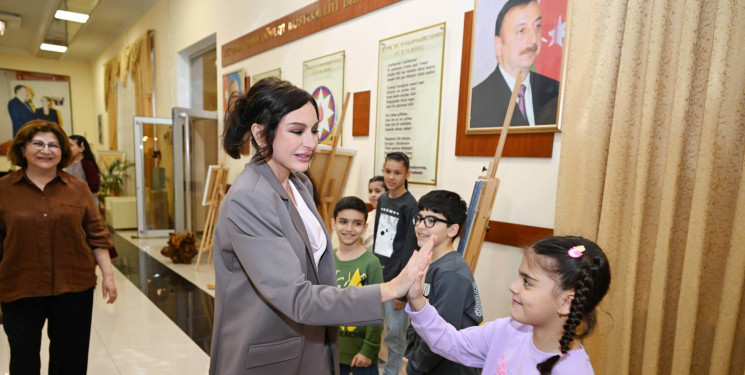Birinci vitse-prezident Mehriban Əliyeva və Heydər Əliyev Fondunun vitse-prezidenti Leyla Əliyeva Bakıdakı 1 saylı körpələr evində və 1 saylı uşaq evi sosial xidmət müəssisəsində olublar
