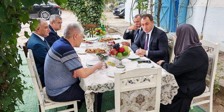 Vətən müharibəsi şəhidləri Teymur Məcidzadənin, Anar Qumaşovun və  Toğrul İsayevin ailələri ziyarət edilib