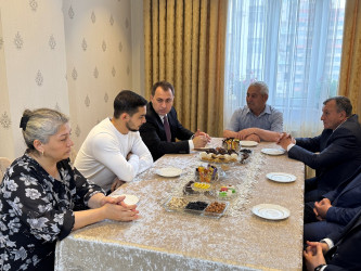 Vətən müharibəsi şəhidi Elsevər Əhədzadənin ailəsi ziyarət edilib