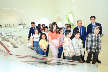 Şəhid və qazi övladları Heydər Əliyev Mərkəzini ziyarət ediblər
