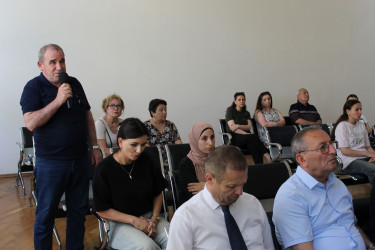 Nizami Rayon İcra Hakimiyyətinin başçısı Coşqun Cəbrayılov rayon sakinləri ilə növbəti səyyar qəbul keçirib