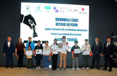 Nizami rayonunda Ümummilli Lider Heydər Əliyevin anadan olmasının 103-cü ildönümü münasibətilə məktəblilər arasında şahmat turniri keçirilib
