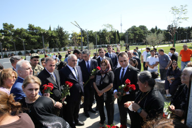 27 Sentyabr – Anım Günü ilə əlaqədar Hərbi Memorial Məzarlıqda şəhidlərin məzarları ziyarət edilib
