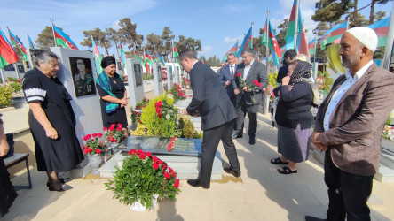 Vətən müharibəsi şəhidləri Samir Xəlili və çavuş Toğrul İsayevin ildönümlərində məzarları ziyarət edilib