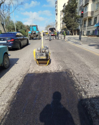 Nizami rayonunda intensiv yağıntıların yollarda yaratdığı fəsadlar aradan qaldırılır