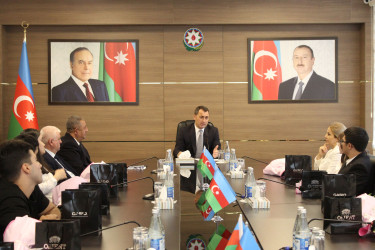 Nizami rayonunda qəbul imtahanlarında yüksək nəticə göstərən tələbələrlə görüş keçirilib