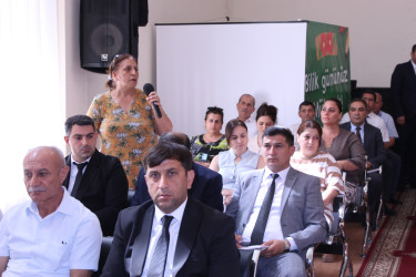 Nizami Rayon İcra Hakimiyyətinin başçısı Coşqun Cəbrayılov rayon sakinləri ilə növbəti səyyar qəbullar keçirib