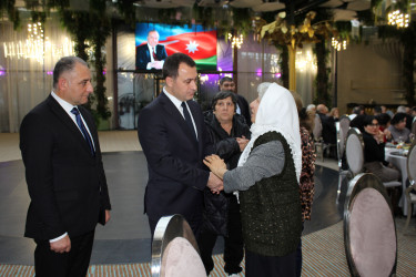 Nizami rayonunda Ulu Öndər Heydər Əliyevin ildönümü ilə əlaqədar ehsan süfrəsi açılıb