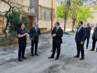 Rayon İcra Hakimiyyətinin başçısı Coşqun Cəbrayılov E.Süleymanov küçəsi 137 və Babək prospekti 75 ünvanlarına baxış keçirib