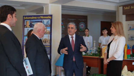 Nizami rayonunda “Heydər Əliyev və Azərbaycan tarixi” mövzusunda referat yazı müsabiqəsinin yekun mərhələsi keçirilib