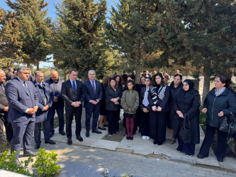 Aprel döyüşləri şəhidi Urfan Vəlizadənin məzarı ziyarət edilib