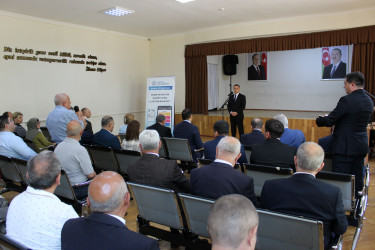 Nizami Rayon İcra Hakimiyyətinin başçısı Coşqun Cəbrayılov sakinlərlə növbəti səyyar qəbul keçirib