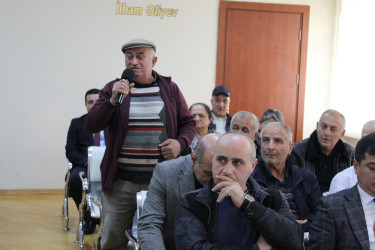 Nizami Rayon İcra Hakimiyyətinin başçısı rayon sakinləri ilə növbəti səyyar qəbul keçirib