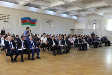 Nizami Rayon İcra Hakimiyyətinin başçısı Coşqun Cəbrayılov rayon sakinləri ilə növbəti səyyar qəbul keçirib