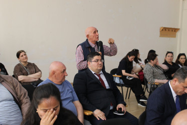 Nizami Rayon İcra Hakimiyyətinin başçısı Coşqun Cəbrayılov rayon sakinləri ilə növbəti səyyar qəbul keçirib