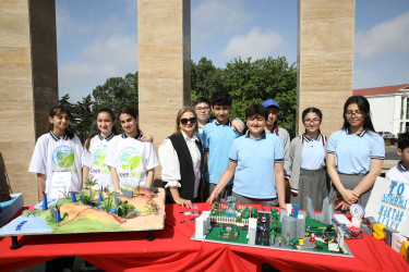 II Makeathon Nizami Festivalında rayon məktəbliləri və gənclərinin “Smart city” və “Sərbəst layihə” istiqamətləri üzrə hazırladıqları layihələr nümayiş etdirilib