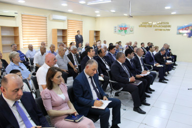 Nizami Rayon İcra Hakimiyyətinin başçısı Coşqun Cəbrayılov rayon sakinləri ilə növbəti səyyar qəbul keçirib