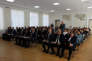 Nizami Rayon İcra Hakimiyyətinin başçısı Coşqun Cəbrayılov rayon sakinləri ilə növbəti səyyar qəbul keçirib