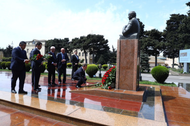 Nizami rayonunda Ulu Öndər Heydər Əliyevin anadan olmasının 103-cü ildönümü münasibətilə tədbir keçirilib