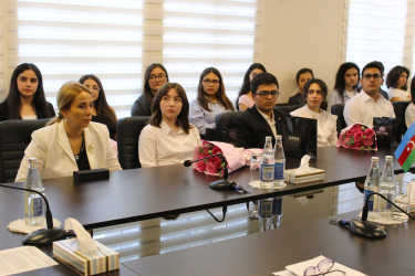 Nizami rayonunda qəbul imtahanlarında yüksək nəticə göstərən tələbələrlə görüş keçirilib - 15.09.2025